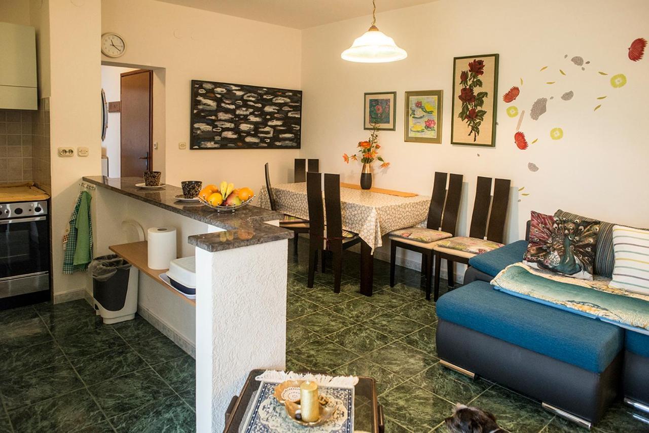 Apartment Lori Fazana Luaran gambar