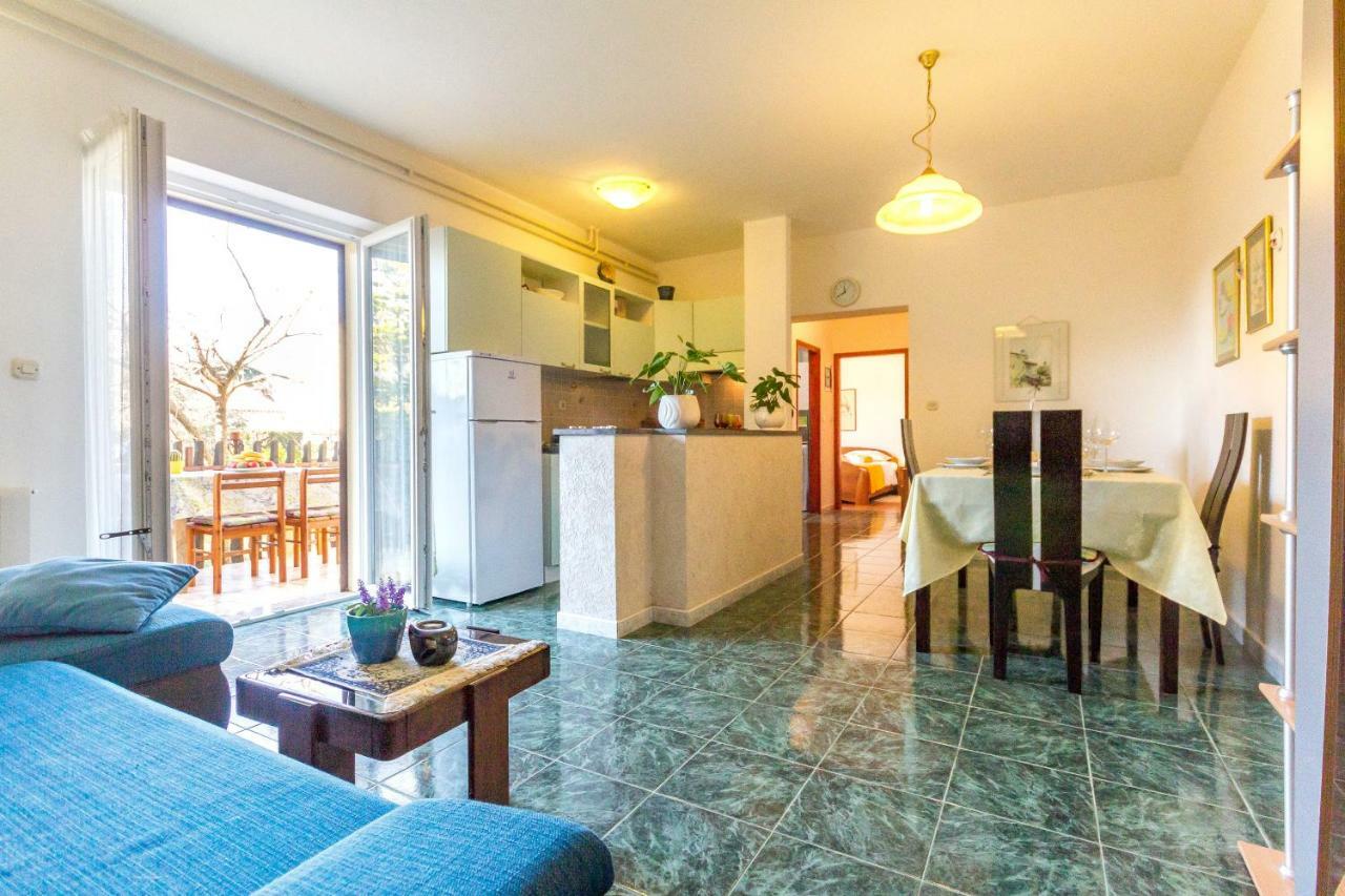 Apartment Lori Fazana Luaran gambar